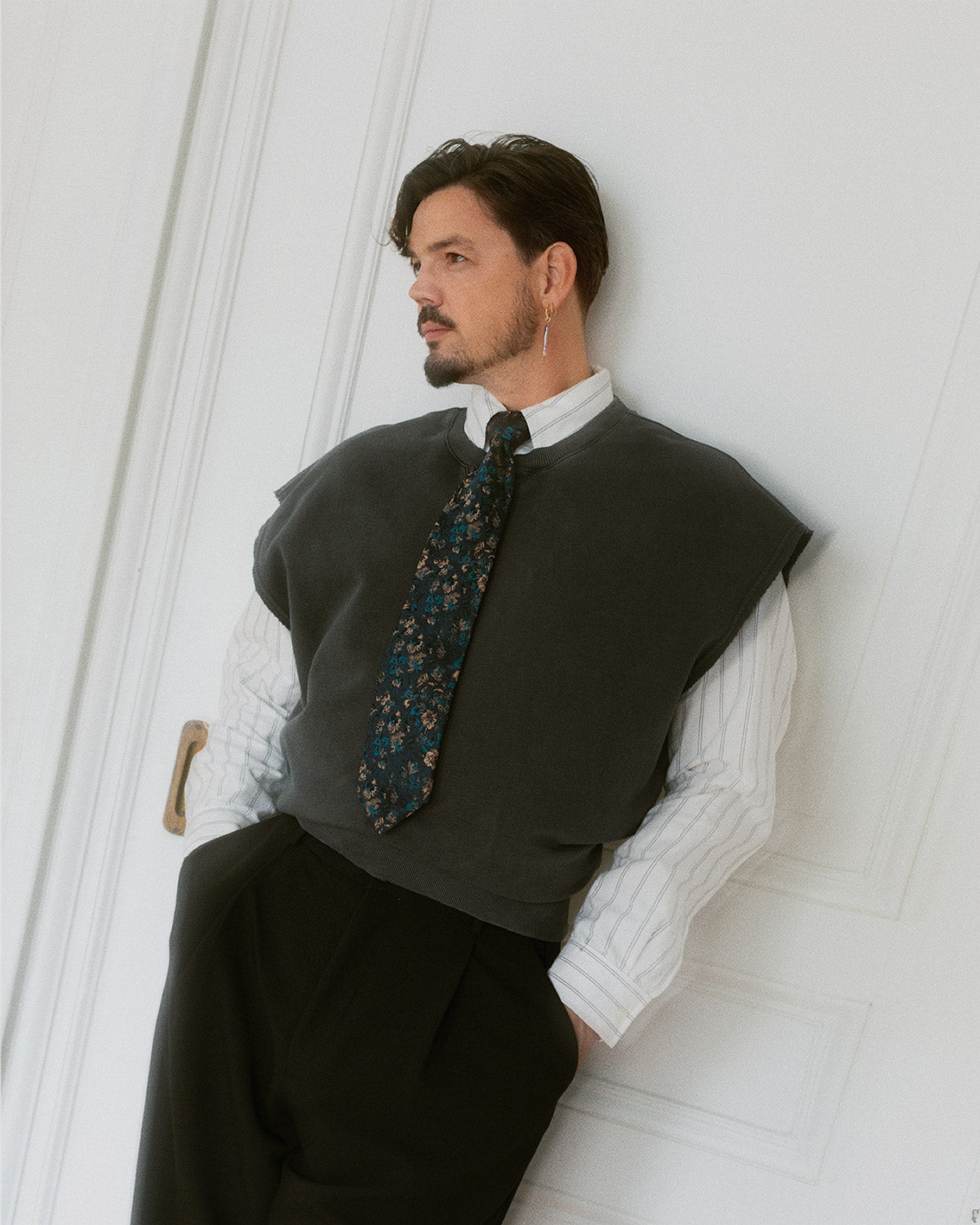 Vittorio nude petrol floral silk tie