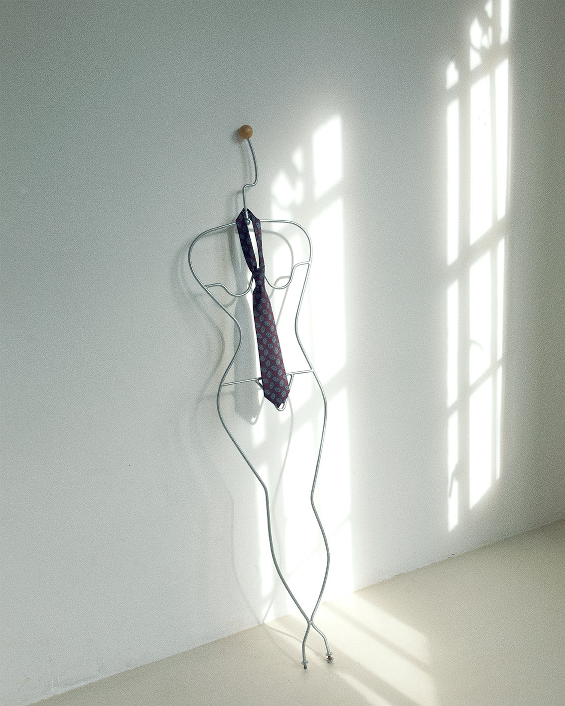 Fausto wine red medallion silk tie