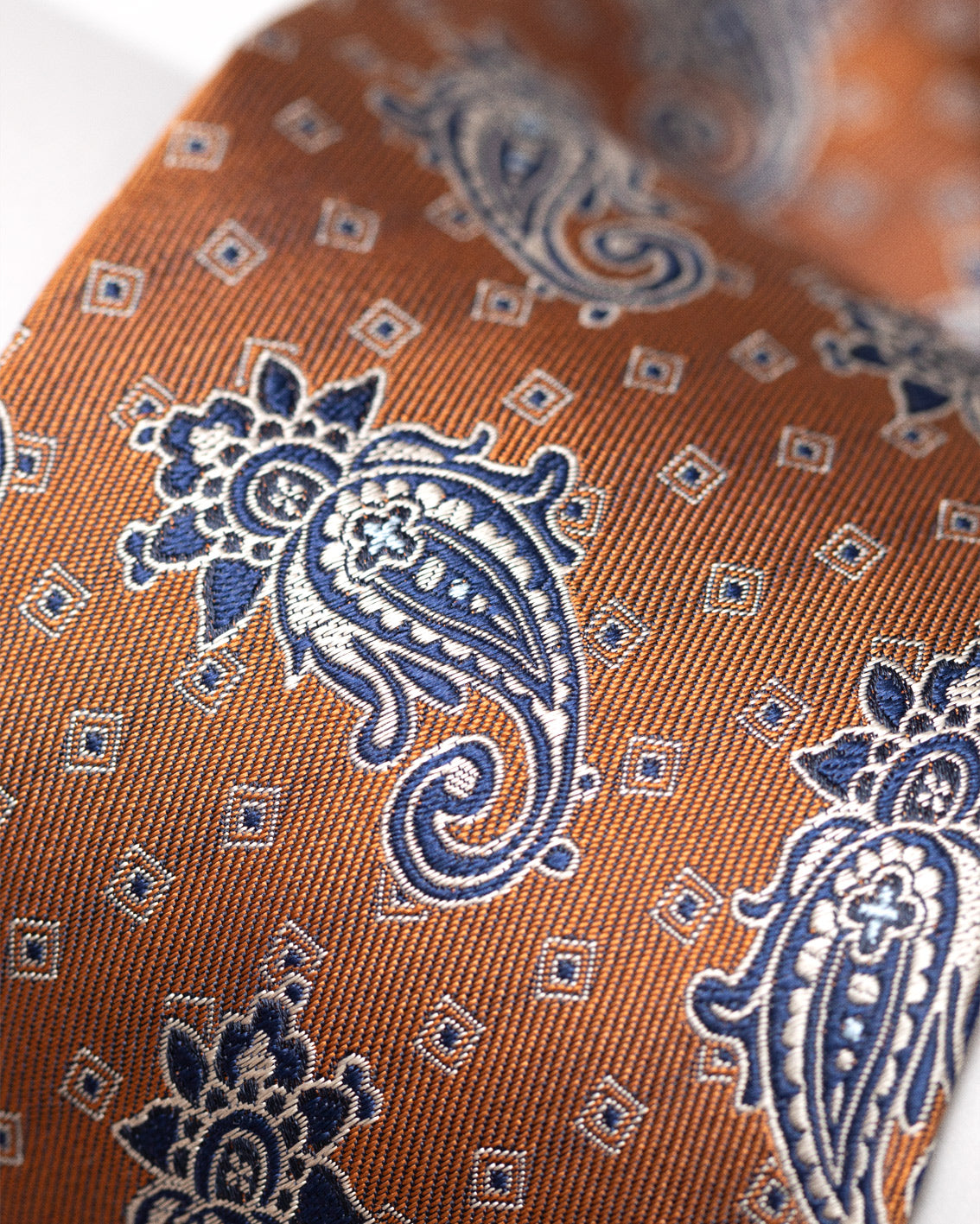 Gabriele cognac medallion silk tie